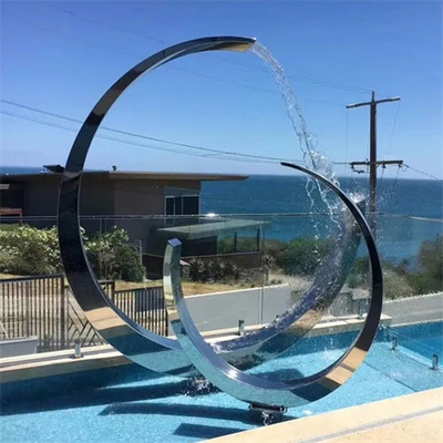 Le métal C forment les sculptures de polissage élevées en miroir d'acier inoxydable pour la fontaine
