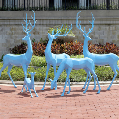 Sculptures animales de fibre de verre de cerfs communs en jardin grandeur nature géométrique fait sur commande de statue