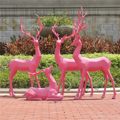 Sculptures animales de fibre de verre de cerfs communs en jardin grandeur nature géométrique fait sur commande de statue