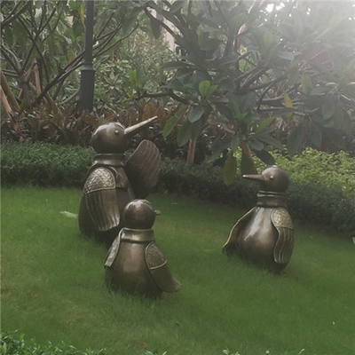 Sculpture décorative extérieure en pingouin de statues en bronze faites main de jardin
