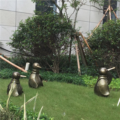 Sculpture décorative extérieure en pingouin de statues en bronze faites main de jardin