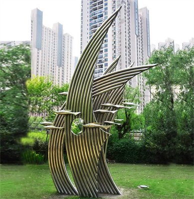 Sculptures abstraites extérieures décoratives en jardin en métal polies pour des ornements de pelouse