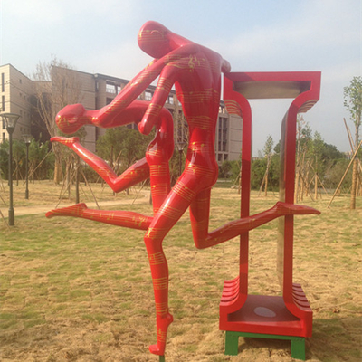 Abrégé sur décoratif de danse sculpture en métal d'amants de signe d'amour pour le centre de la ville