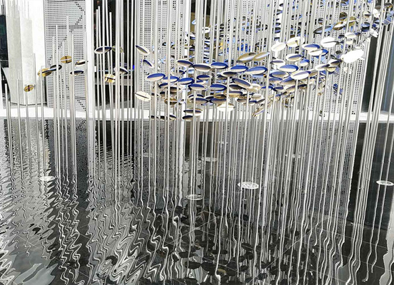 Le miroir décoratif de sculpture en métal de poissons de piscine de jardin a poli l'acier inoxydable