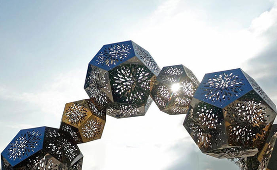 L'or a plaqué l'acier inoxydable creux public d'Art Decorative Metal Sculpture Large