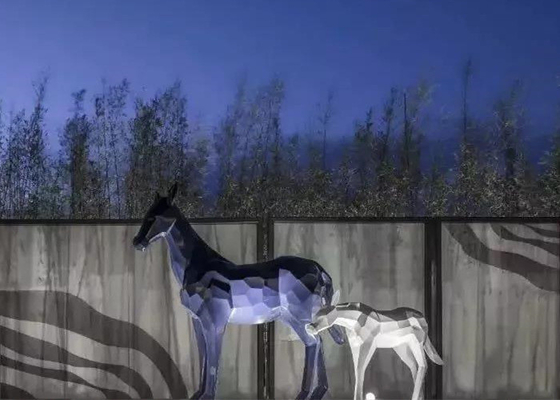 L'animal de jardin public sculpte la sculpture décorative en cheval d'acier inoxydable