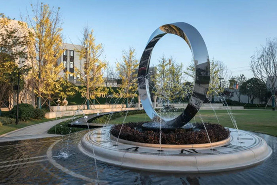 Grand art décoratif solides solubles 316L de sculpture en métal adapté aux besoins du client pour le jardin