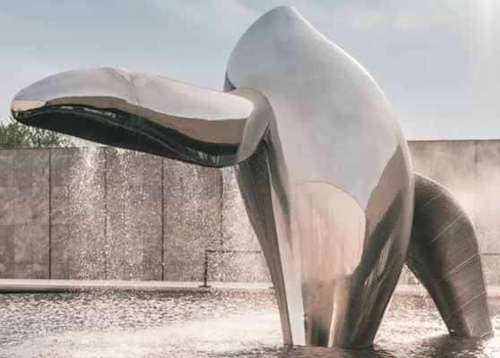 L'animal de jardin reflété par baleine sculpte inoxydable en métal adapté aux besoins du client