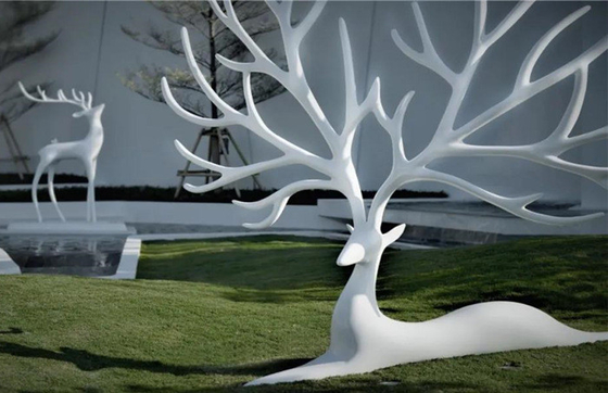 Le jardin animal extérieur ornemente des cerfs communs d'acier inoxydable de statue 100cm peint