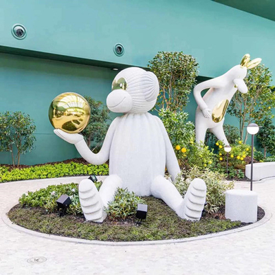 Décoration se reposante en métal de fibre de verre de bande dessinée de statue de singe de jardin de plaza