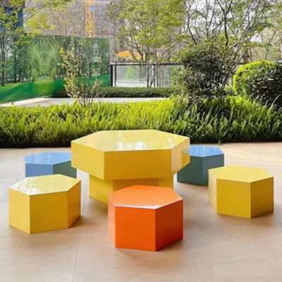 La fibre de verre faite sur commande de chaise d'hexagone sculpte l'aire de repos Art Statues public