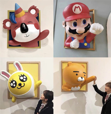 Le décor de mur de cadre de tableau de bande dessinée sculpte 3D a adapté aux besoins du client pour l'affichage de magasin