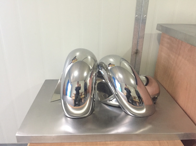 Le décor de maison d'OEM sculpte la sculpture polie par miroir abstrait en acier inoxydable